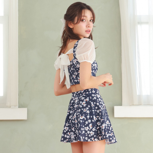 美品＊PEAK&PINE 青小花柄フリルビキニ 9M レディース